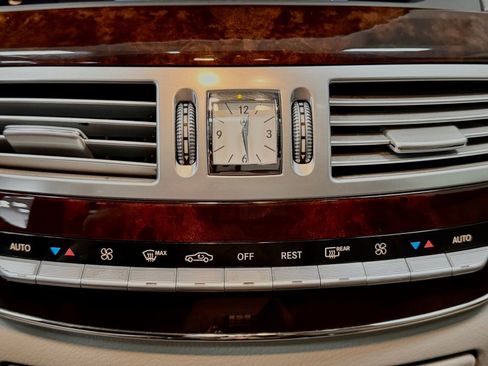 Used 2010 Mercedes-Benz S 550 image 33