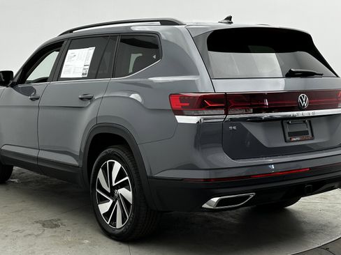 Used 2026 Volkswagen Atlas SE image 4