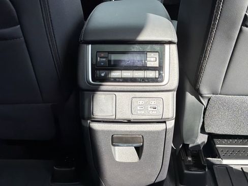 New 2026 Subaru Ascent Limited image 25