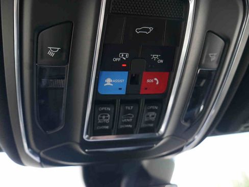 Used 2024 Jeep Grand Cherokee Limited w/ Luxury Tech Group II AWD/4WD image 35