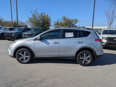 Used 2017 Toyota RAV4 XLE image 7