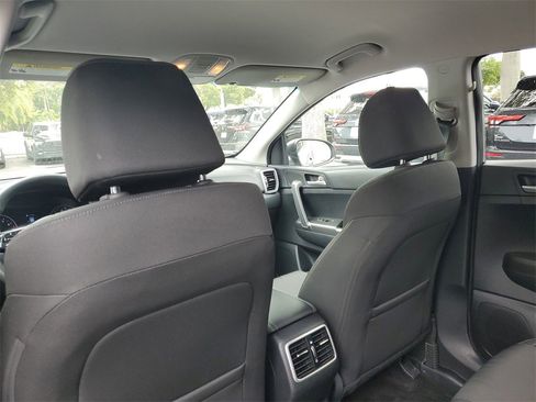 Certified 2022 Kia Sportage LX image 12