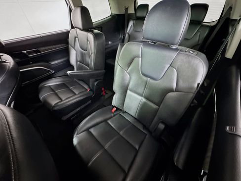 Used 2024 Kia Telluride EX w/ EX Captain's Chair Package AWD/4WD image 22