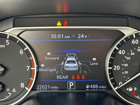 Used 2025 Nissan Altima 2.5 SV image 16