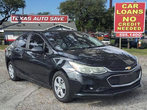 Used 2017 Chevrolet Cruze LS FWD image 1