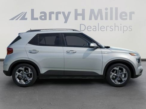 New 2026 Hyundai Venue SEL FWD image 7