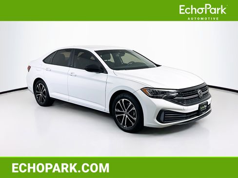 Used 2023 Volkswagen Jetta Sport image 1