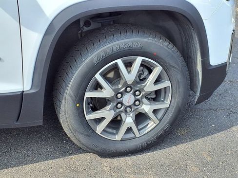 Used 2023 GMC Acadia SLE w/ Driver Convenience Package FWD image 7