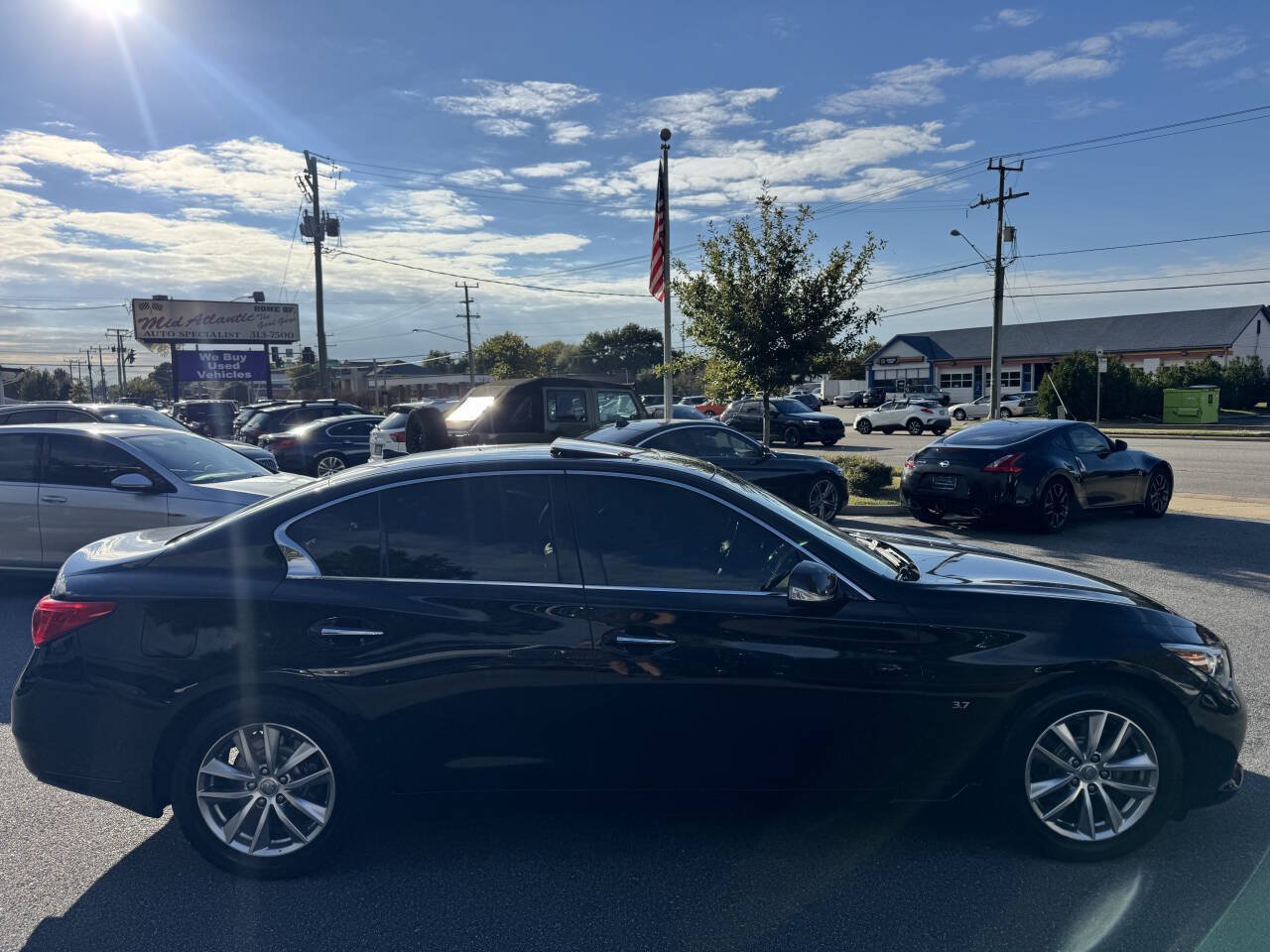 Used 2015 INFINITI Q50 Premium w/ Navigation Package AWD/4WD image 3