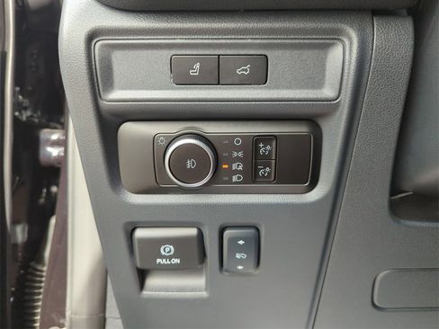 Used 2024 Ford Expedition Limited image 41