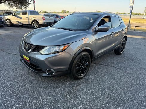 Used 2018 Nissan Rogue Sport SL image 1