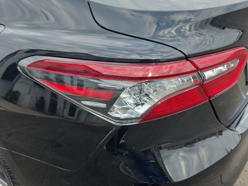 Used 2021 Toyota Camry XLE w/ Navigation Upgrade Package image 34