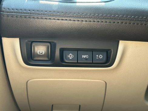 Used 2017 Buick LaCrosse Premium w/ Driver Confidence Package #2 FWD image 22