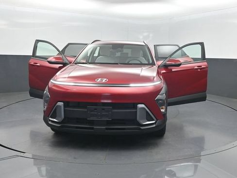 Used 2024 Hyundai Kona SEL AWD/4WD image 40
