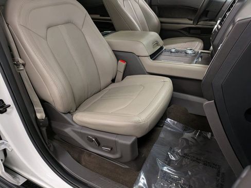 Used 2021 Ford Expedition Max Limited image 28