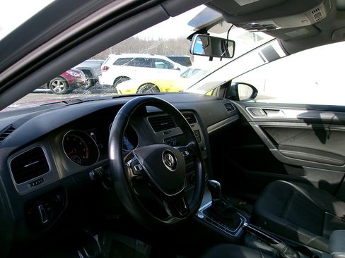 Used 2016 Volkswagen Golf SE w/ Lighting Package image 5