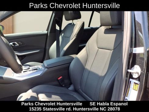Used 2025 BMW 330i xDrive Sedan AWD/4WD image 16
