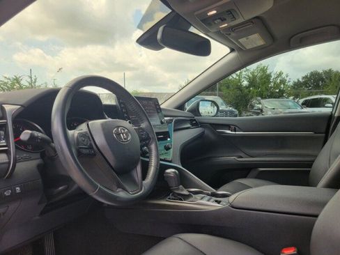 Used 2022 Toyota Camry XSE FWD image 10