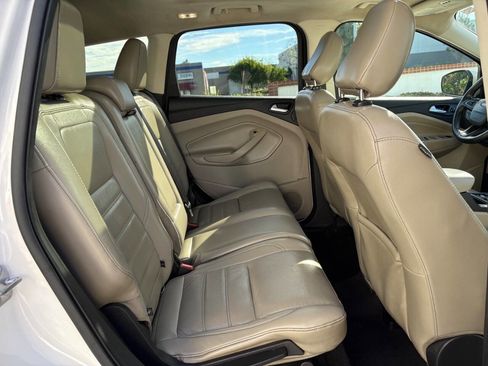 Used 2019 Ford Escape Titanium image 15