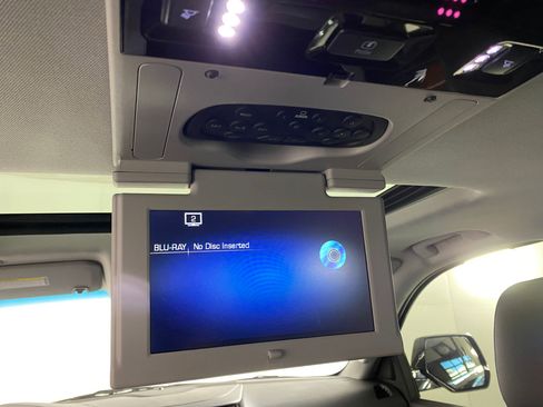 Used 2019 Cadillac Escalade Premium Luxury image 29