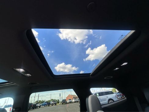 Used 2023 Buick Enclave Premium w/ Experience Buick Package FWD image 14