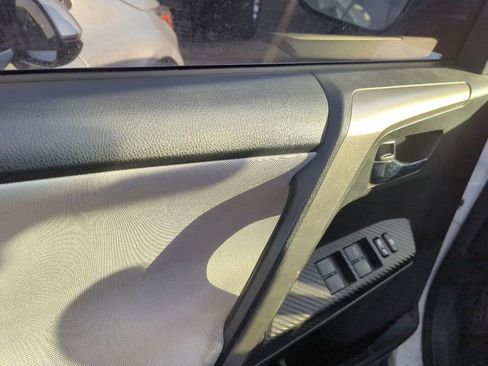 Used 2015 Toyota RAV4 XLE FWD image 8