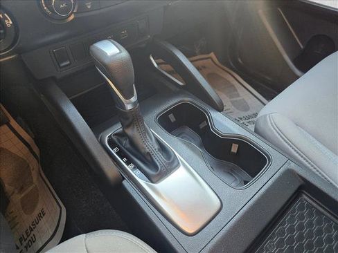 Used 2022 Nissan Frontier SV image 19