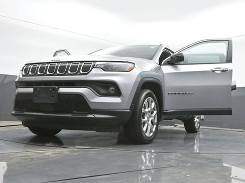 Used 2022 Jeep Compass Latitude w/ Sun and Sound Group AWD/4WD image 52