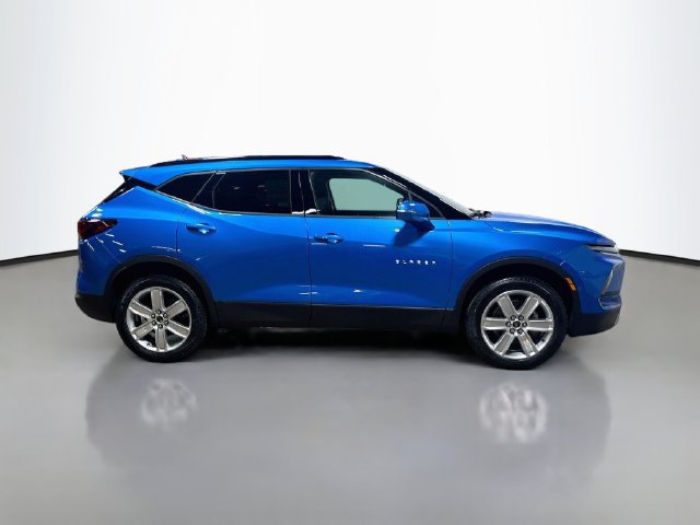 New 2026 Chevrolet Blazer LT w/ LPO, Black Grille Bar Package FWD image 6