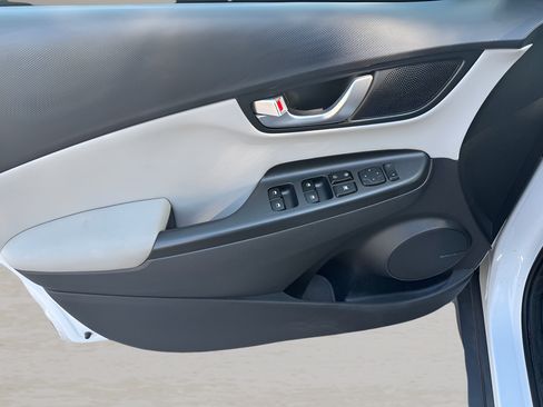 Certified 2023 Hyundai Kona Limited AWD/4WD image 16