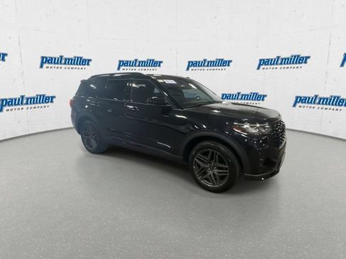 Certified 2025 Ford Explorer ST-Line w/ ST-Line Street Pack AWD/4WD image 5