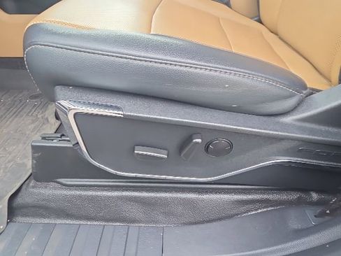 Used 2024 Ford F350 Lariat w/ Lariat Ultimate Package AWD/4WD image 27