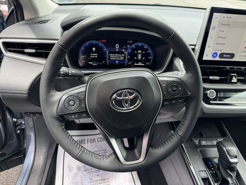 Used 2026 Toyota Corolla Cross XLE AWD/4WD image 13