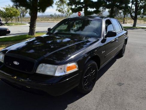 Used 2004 Ford Crown Victoria Police Interceptor image 1