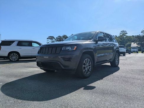 Used 2019 Jeep Grand Cherokee Altitude RWD image 8