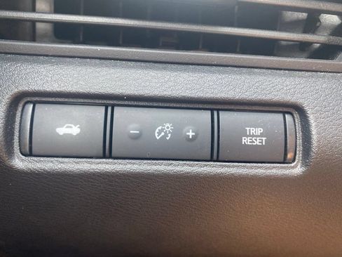 Used 2024 Nissan Altima 2.5 SV FWD image 16