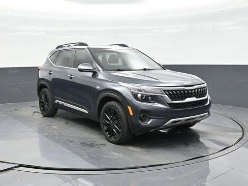 Used 2022 Kia Seltos Nightfall Edition image 16