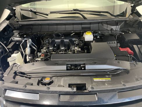 Used 2024 Nissan Pathfinder SV image 33