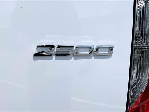 Used 2025 Mercedes-Benz Sprinter 2500 image 33
