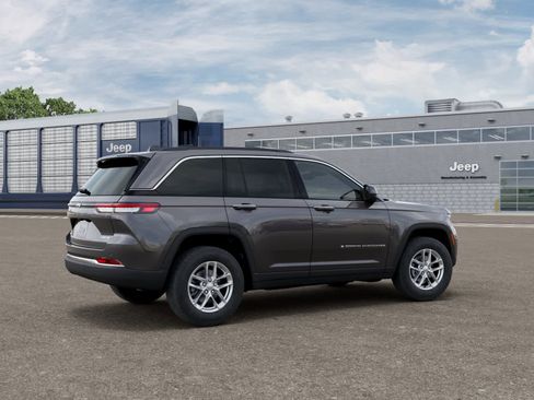 New 2025 Jeep Grand Cherokee Laredo X w/ Luxury Tech Group I AWD/4WD image 4