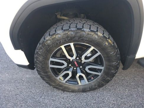 Used 2023 GMC Sierra 1500 AT4 w/ AT4 Premium Package image 9