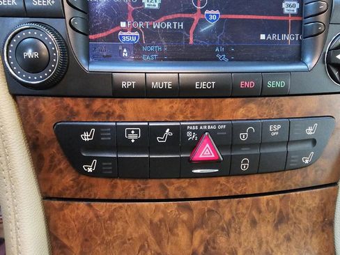 Used 2006 Mercedes-Benz CLS 500 w/ Premium Pkg image 33