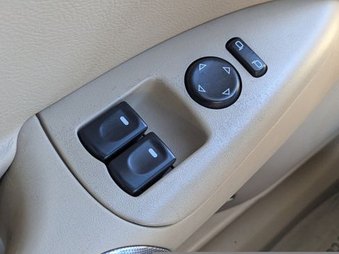 Used 2006 Chevrolet Corvette Coupe w/ Preferred Equipment Group image 23