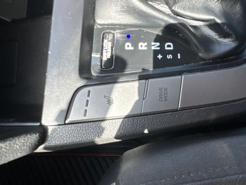 Used 2020 Hyundai Elantra Limited w/ Ultimate Package 03 FWD image 33