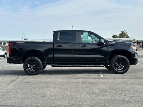 Used 2023 Chevrolet Silverado 1500 LT Trail Boss w/ LT Trail Boss Premium Package AWD/4WD image 2