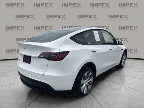 Used 2023 Tesla Model Y Long Range AWD/4WD image 5