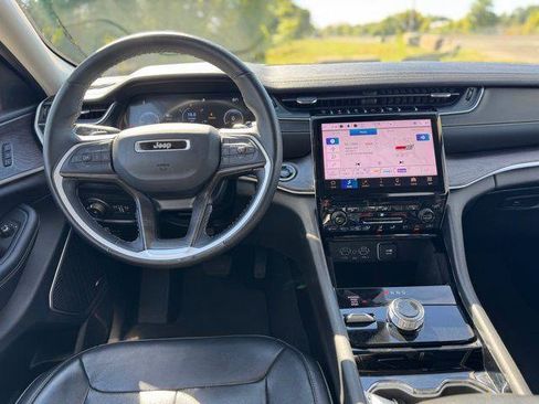 Certified 2022 Jeep Grand Cherokee Limited AWD/4WD image 13