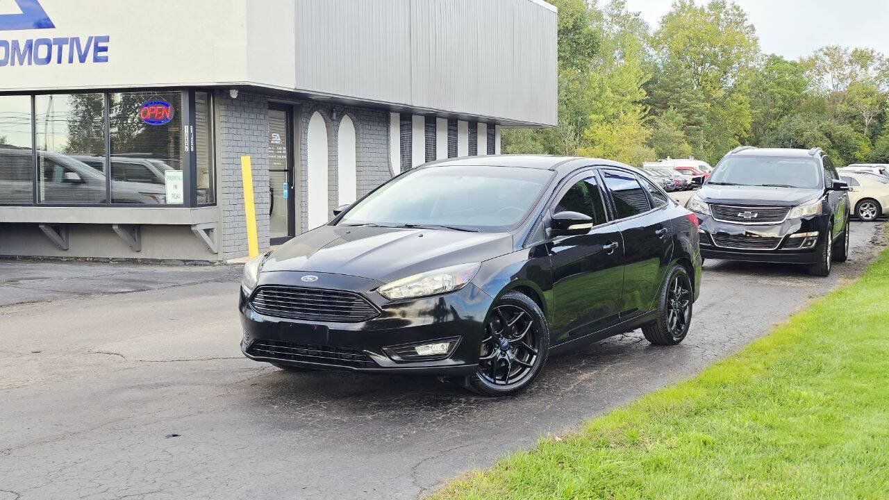 Used 2016 Ford Focus SE w/ Equipment Group 201A FWD image 2