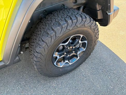 Used 2023 Jeep Wrangler Unlimited Rubicon 4xe w/ Cold Weather Group AWD/4WD image 33