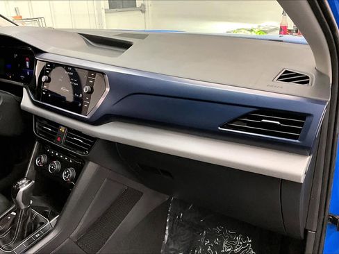 Used 2023 Volkswagen Taos SE w/ Panoramic Sunroof Package image 19